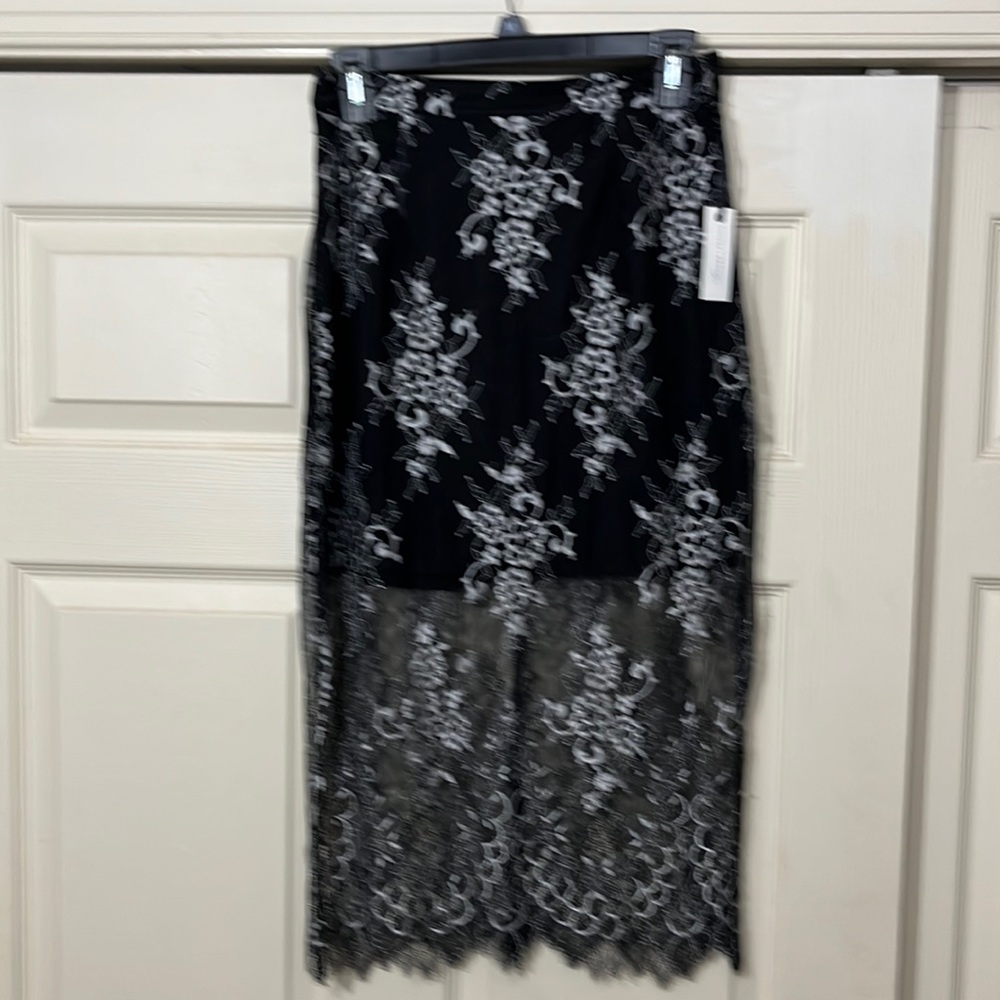 Lovers + Friends MIDI Skirt.  Size-S. New with Tags.